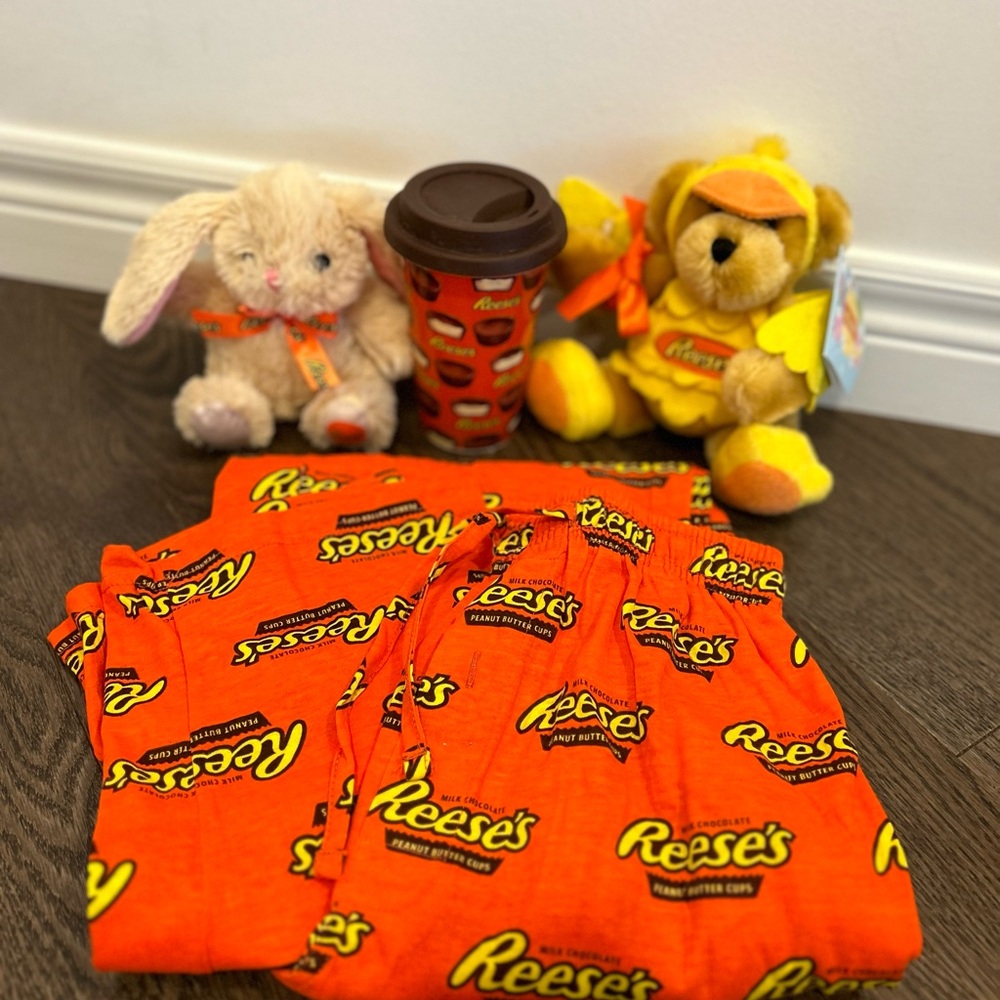 Reeses Gift collection bundle - Pajama Pants, Mug & 2 plush toys.